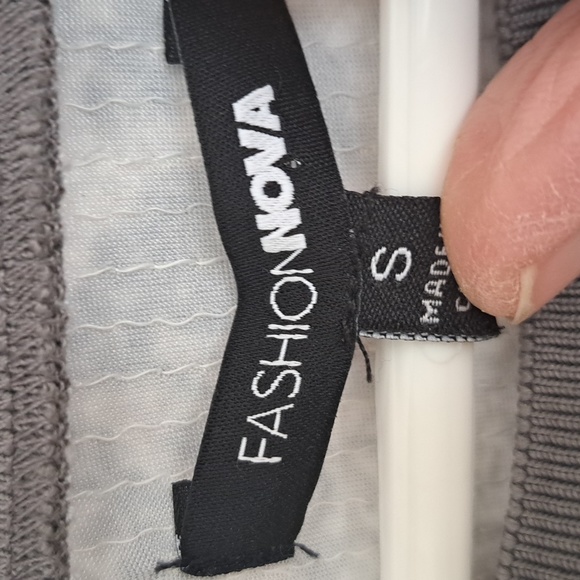 Oversized Snakeskin sequence design Top. SzS.Excellent. Round neck short sleeve - Picture 7 of 7